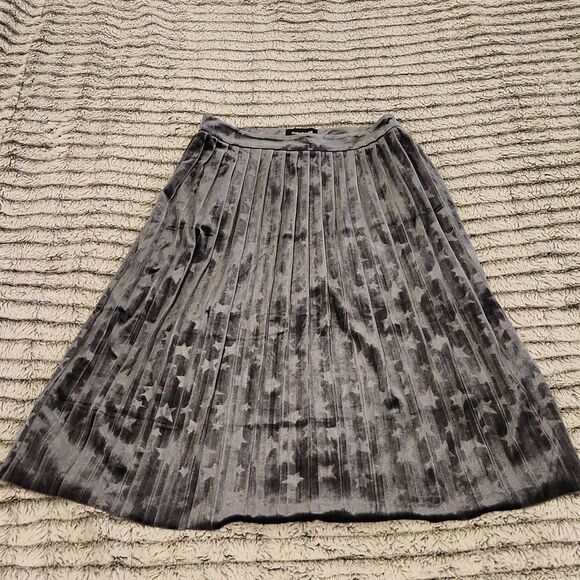 Blueish-gray velvet feel Sugar lips midi pleated skirt size S, new without tags! - Picture 8 of 12